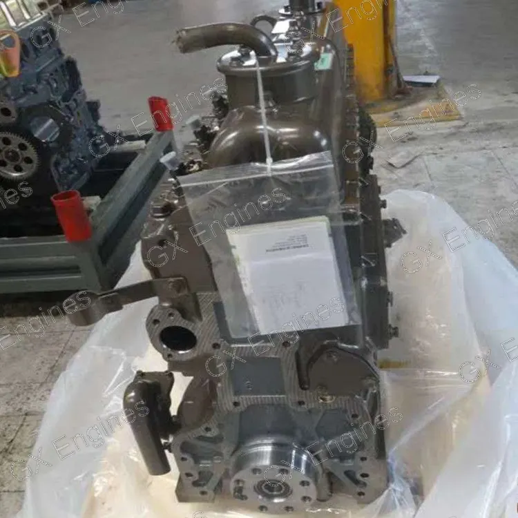 Yuchai YC6J220-20 diesel engine
